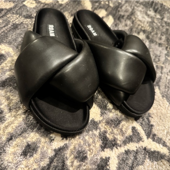 ROAM Women's Black Knotted Slippers - Picture 2 of 8